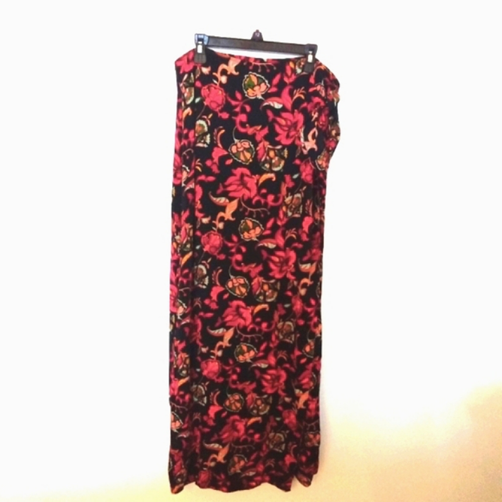 NY & Company Women's Stylish Bohemian Floral Black & Red Maxi Wrap Skirt Size 10